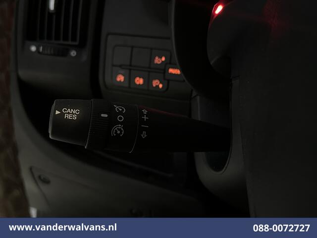 Citroen JUMPER 2.2 BlueHDi 141pk Bakwagen Laadklep Euro6 Airco | Camera | Navigatie | Cruisecontrol | Apple Carplay Android Auto, 1010kg laadvermogen, Bijrijdersbank