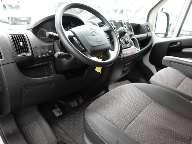 Citroen JUMPER L2H2 120pk Navigatie Camera Airco Cruise control Trekhaak Sidebars 3-zits Euro6