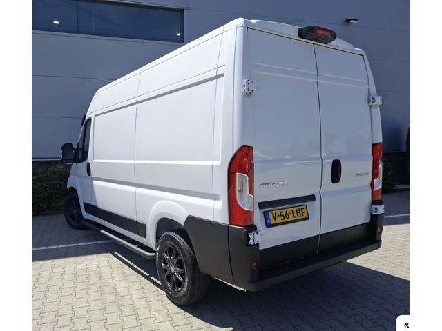 Citroen JUMPER 2.2 BlueHDi 140 S&S L2H2 3.5t BLACK EDITION | Velgen Bullbar Sidebars Zonneklep