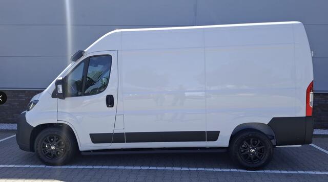 Citroen JUMPER 2.2 BlueHDi 140 S&S L2H2 3.5t BLACK EDITION | Velgen Bullbar Sidebars Zonneklep