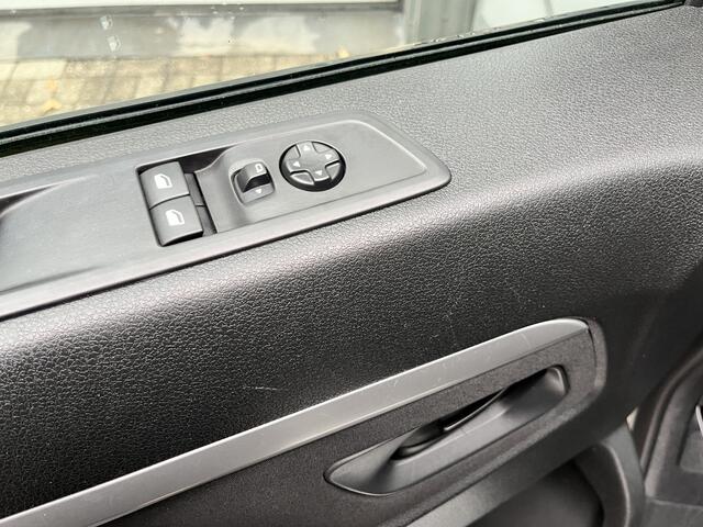 Citroen JUMPY 2.0 BlueHDI DC L2H1 Marge BTW en BPM vrij!! Airco Cruise controle Trekhaak 2500kg Navigatiesysteem 5-Persoons Parkeerhulp achter Apple carplay 1e eigenaar Euro 6 Bpm en Btw vrij voor particulier gebruik !!