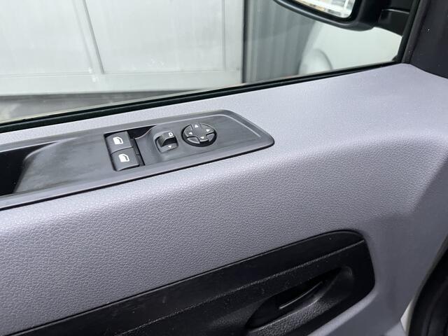 Citroen JUMPY 2.0 BlueHDI DC Marge BTW en BPM vrij!! Airco Cruise controle Trekhaak 2500kg Navigatiesysteem 5-Persoons Parkeerhulp achter Apple carplay 1e eigenaar Euro 6 Bpm en Btw vrij voor particulier gebruik !!