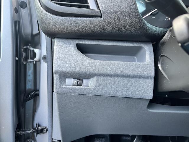 Citroen JUMPY 1.5 BlueHDi XL Marge BTW en BPM vrij!! Airco Cruise controle Trekhaak 2500kg Navigatiesysteem Personenvervoer 8-Persoons Parkeerhulp achter Apple carplay 1e eigenaar Euro 6 Bpm en Btw vrij voor particulier