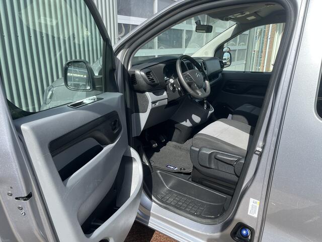 Citroen JUMPY 1.5 BlueHDi 120 XL Marge BTW en BPM vrij!! Airco Cruise controle Trekhaak 2500kg Navigatiesysteem Personenvervoer 9-Persoons Parkeerhulp achter Apple carplay 1e eigenaar Euro 6 Bpm en Btw vrij voor particulier