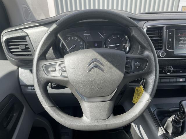 Citroen JUMPY 1.5 BlueHDi 120 XL Marge BTW en BPM vrij!! Airco Cruise controle Trekhaak 2500kg Navigatiesysteem Personenvervoer 9-Persoons Parkeerhulp achter Apple carplay 1e eigenaar Euro 6 Bpm en Btw vrij voor particulier
