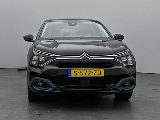 Citroen ë-C4 EV Shine 50 kWh 136PK | Navigatie | Achteruitrijcamera | Parkeersensoren Voor en Achter | Verwarmde Comfortstoelen | Full-LED Koplampen | Keyless Entry/Start | Dodehoek Detectie | Adaptieve Cruise Control | 18" Lichtmetalen Velgen | Apple Carplay/Android 