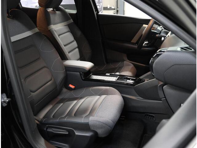 Citroen ë-C4 Max 54 kWh 156PK | AppleCarPlay/AndroidAuto | Navigatie | Adaptive Cruise Control | Climate Control | Camera | LMV | LED | Armsteun | Isofix | Privacy Glass | Parkeersensoren |