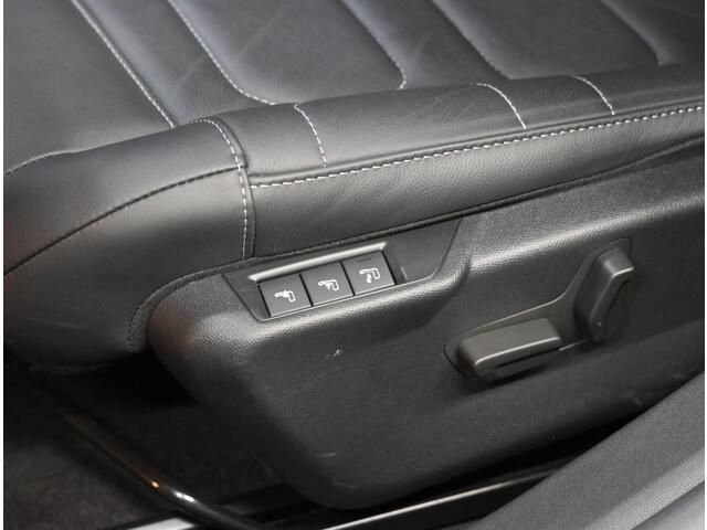 Citroen ë-C4 Shine 50kWh 136PK | 1ste eigenaar | 3 FASE | LEER | Winterpakket | Camera | LED lampen | AUTOMAAT | Navigatie | Isofix | Privacy Glass | Parkeersensoren | Stoelverwarming |