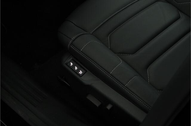 Citroen ë-C4 Citroën ë-C4 Shine 50kWh 3- fase | Camera | Navigatie | Adaptive Cruise Control | Pano | Camera | Navigatie | Adaptive Cruise Control | Pano