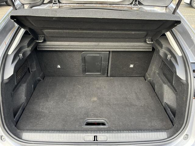 Citroen ë-C4 Shine 50 kWh SOH 98% 3-FASE LADER | VAN: ¤19.900 VOOR: ¤17.877- UW EINDEJAARSVOORDEEL: ¤2.023| stuur + stoel verwarming | trekhaak | head-up display | Camera | keyles start & go | dodehoek | Rijklaar geleverd met 12 maanden BOVAG-garantie