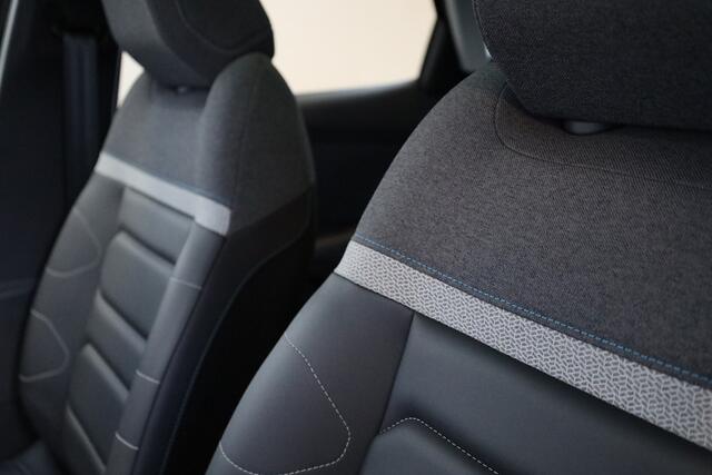 Citroen ë-C4 Shine 50 kWh Panoramadak | All-season | Apple Carplay | Leer | Android auto