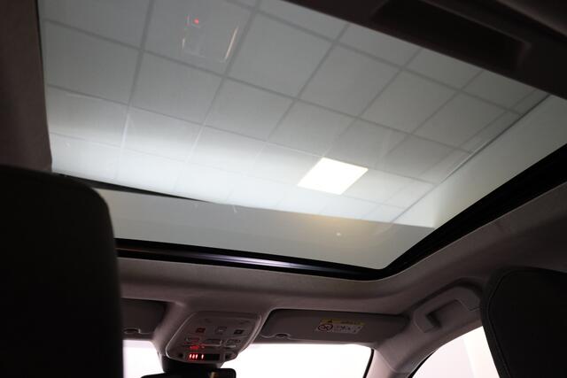 Citroen ë-C4 Shine 50 kWh Panoramadak | All-season | Apple Carplay | Leer | Android auto