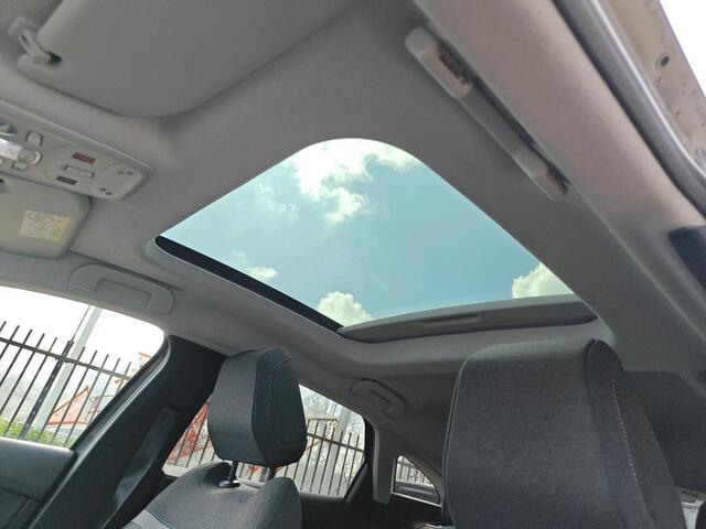 Citroen ë-C4 Shine 50 kWh ALL-INRIJKLAARPRIJS/Navi/Camera/Glazen panoramadak