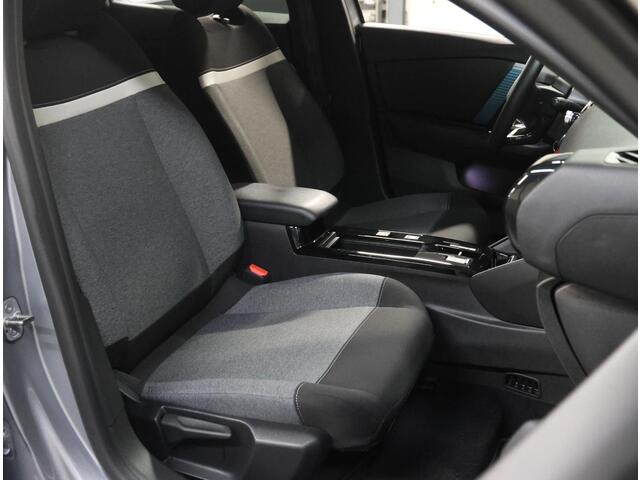 Citroen ë-C4 Feel 50 kWh 136PK | 1ste Eigenaar | ACCU 91% | Cruise Control | Climate Control | Camera | AppleCarPlay/AndroidAuto | Navigatie | LED | Stof/Lederenbekleding | Isofix | Parkeersensoren | Privacy Glass |
