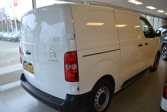 Citroen ë-Jumpy Control M 75 kWh I AUTOMAAT I PARKEERSENSOREN ACHTER I 3 SEATER I LAADRUIMTE GEHEEL BETIMMERD I AIRCO I CENTRALE DEURVERGRENDELING I ACHTERDEUREN GESCHIKT VOOR BELADING MET HEFTRUCK
