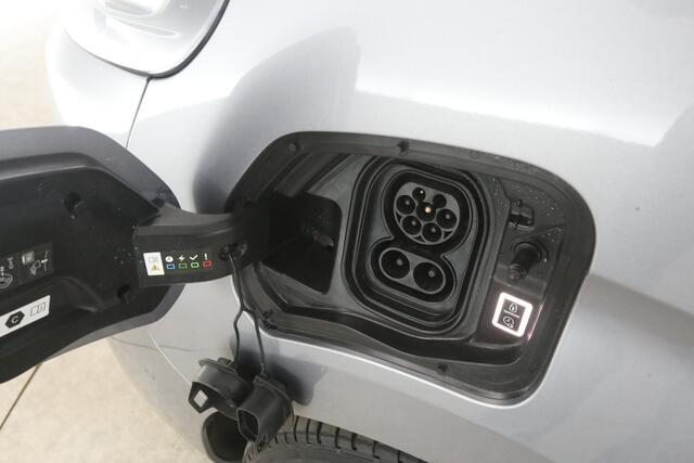 Citroen ë-Jumpy eJumpy Club XL 75 kWh L3H1 | Snelladen | SOH 92% | Airco | Camera | Cruise | Carplay | Trekh. | HuD | Parkeersens.