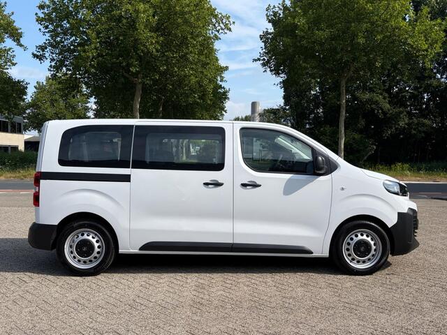 Citroen ë-Jumpy Combi L2 75kWh 136pk | ACTIE | 8 jaar garantie | 2,9% financial lease | 9-persoons | Achterklep | Airco | Bluetooth radio | Cruise control | Bestuurdersstoel comfort met armsteun | van ¤60.196 voor ¤45.099 incl. BTW rijklaar | TAXI ombouw mogelijk