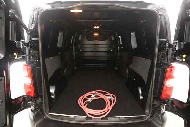 Citroen ë-Jumpy L2H1 75 kWh | Snelladen | SOH 90% | Airco | Cruise | Camera | Carplay | 2xSchuifdeur | 3 Zits | Trekhaak