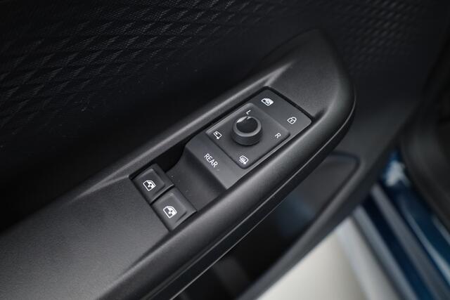 Cupra Born 62 kWh | Pano | HUD | Massage | 360cam | Stoel- Stuurverw | Adapt. Cruise