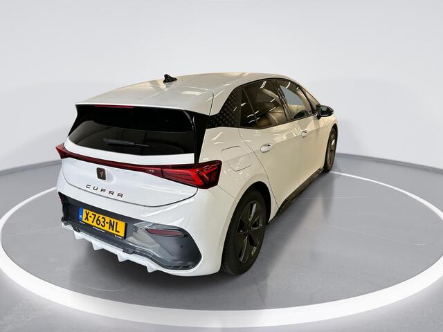 Cupra Born Business 62 kWh · Camera · Apple/Android Car Play · Navigatie · P-Sensoren · Stuurwiel Verwarming · 18'' Inch ·