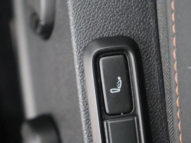 Cupra Born Performance One 62 kWh | Stoel & stuurverwarming | Massage | Camera | Adaptive cruise | Carplay | Keyless | Navigatie