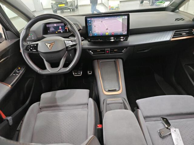 Cupra Born Performance One 62 kWh 204pk / Elektrisch verstelbare stoelen / Navigatie / Camera / 19" LMV