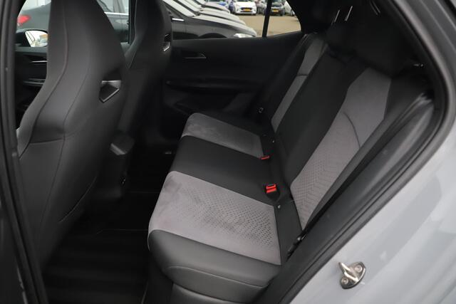 Cupra Born Performance One 62 kWh All-Season Banden Carplay Android Navigatie Achteruitrijcamera Sfeerverlichting