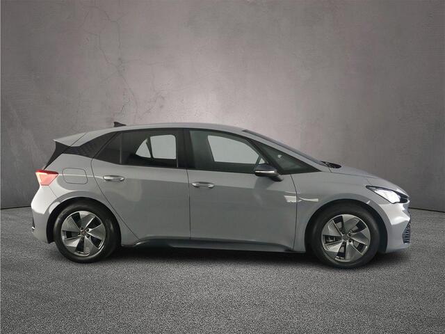 Cupra Born Business 204pk Automaat Adaptive cruise control, Navigatie, Achteruitrijcamera, Parkeersensoren, LED koplampen, Stuurwiel verwarmd, App connect