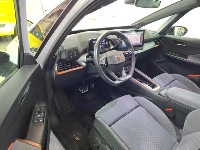 Cupra Born Copper Edition One 62 kWh / PANO/ 360 CAMERA/ PARK. SENSOREN/ HEAD-UP DISPLAY/ MASSAGE FUNCTIE/ STOELVERWARM./ LED/ NAVI/ CLIMA