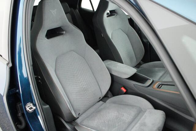 Cupra Born Performance 231pk 62 kWh SOH 89% Alcantara Sportstoelen Camera Stoelverwarming Keyless Elek. Verstelbare Stoelen Beats