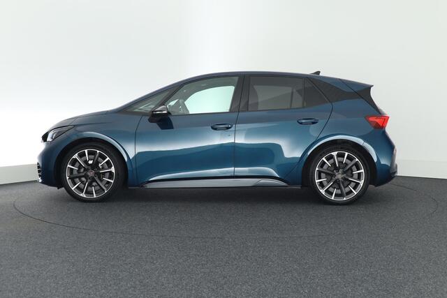 Cupra Born Performance 231pk 62 kWh SOH 89% Alcantara Sportstoelen Camera Stoelverwarming Keyless Elek. Verstelbare Stoelen Beats