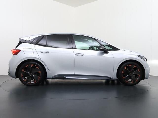 Cupra Born Business 62 kWh ELEK. STOEL MET MASSAGE| STUURWIELVERWARMING | RONDOMZICHT CAMERA| ADAPTIVE CRUISE CONTROL| DODE HOEK SENSOR| REEDS RIJKLAAR GEMAAKT, GELEVERD INCL. 12 MND BOVAG GARANTIE