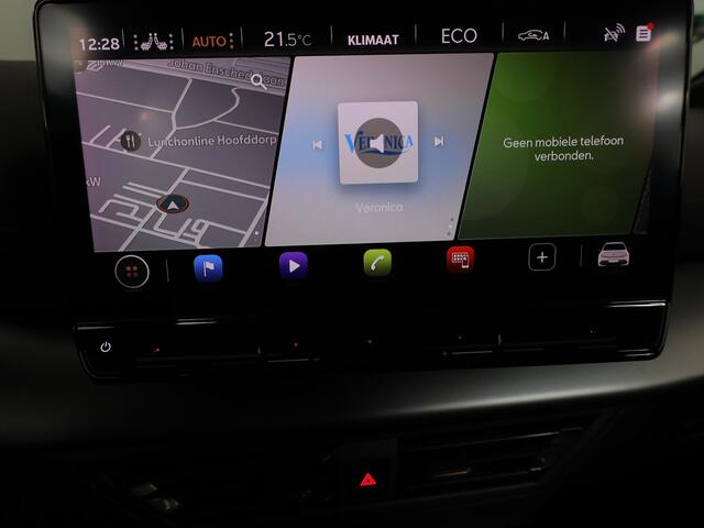 Cupra Born Adrenaline One 62 kWh 204 pk | Navigatie | Parkeersensoren | Achteruitrijcamera | Adaptieve cruise control | Stoelverwarming |