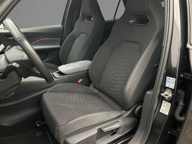 Cupra Born Adrenaline One 204pk Automaat Adaptive cruise control, Navigatie, Achteruitrijcamera, Stuurwiel verwarmd, LED koplampen, Parkeersensoren, Stoelverwarming