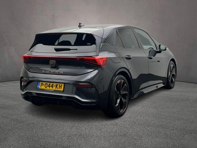 Cupra Born Adrenaline One 204pk Automaat Adaptive cruise control, Navigatie, Achteruitrijcamera, Stuurwiel verwarmd, LED koplampen, Parkeersensoren, Stoelverwarming
