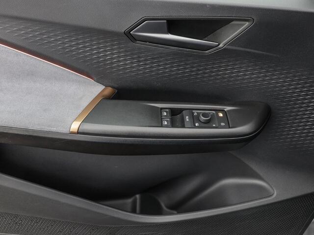 Cupra Born Adrenaline 62 kWh 230pk · Camera · Beats Audio · Sfeerverlichting · ACC · Stuur- & Stoelverwarming · Apple/Android Car Play · Parkeerassistent ·