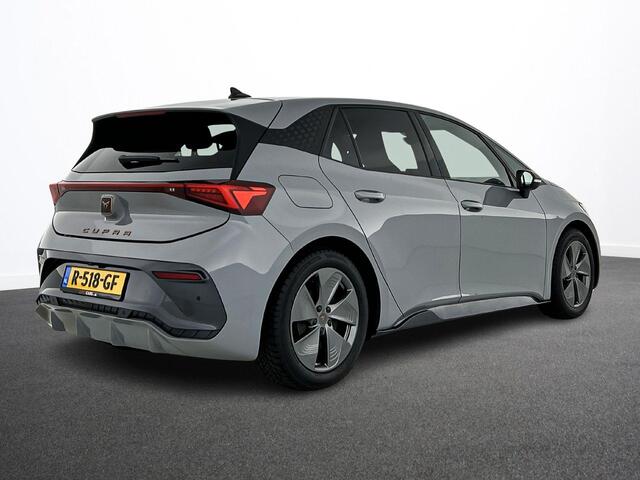 Cupra Born Business 62 kWh Auto. Navigatie Apple Carplay/ Android Auto Camera Parkeersensoren Adaptive Cruise Control Stoel- en stuurverwarming Full Led Climate Control Lichtmetalen velgen