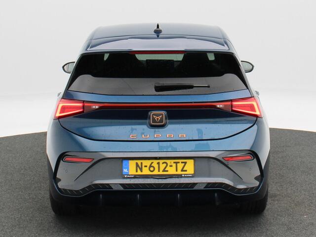 Cupra Born Performance One 62 kWh 204 Pk | Camera | Stoelverwarming | Adaptive Cruise | CarPlay | Climatronic | Navigatie | 19 Inch
