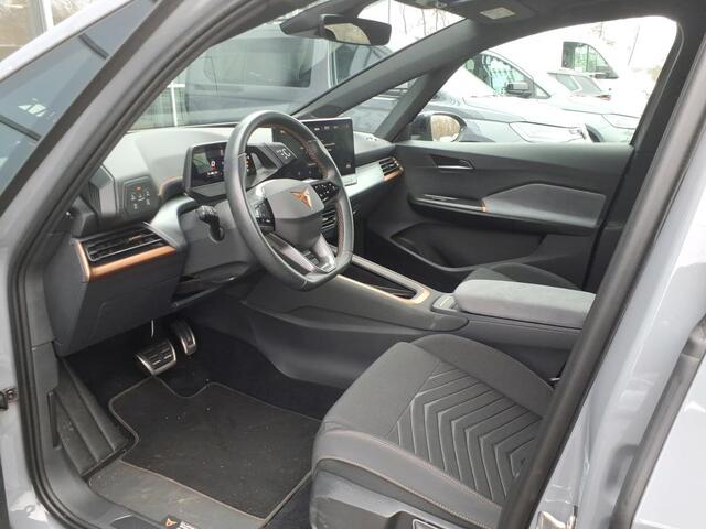 Cupra Born 204pk Business 62 kWh / Stoelverwarming / Pilot Pack / 19 inch / Wordt Verwacht