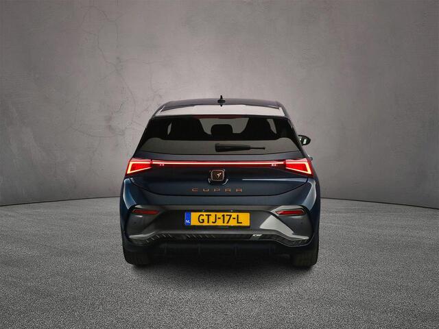 Cupra Born Essential 230pk Automaat Parkeersensoren, LED koplampen, Stoelverwarming, App connect, Airco, Stuurwiel verwarmd, DAB, Radio