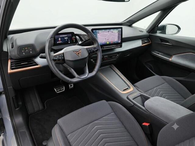 Cupra Born Adrenaline One 62 kWh 204pk | Navigatie | Parkeercamera | Lichtmetalen velgen | Adaptieve cruise controle | Verwarmbare voorstoelen