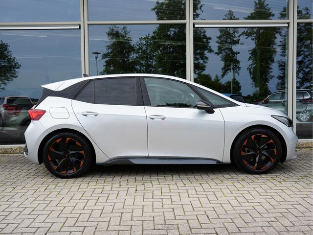 Cupra Born Adrenaline One 62 kWh SOH91% | Stoel&Stuurverwarming | Apple Carplay | Draadloze telefoonoplader |