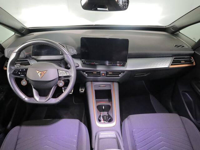 Cupra Born Adrenaline 62 kWh 230 pk | SOH 93,62% | Navigatie | Parkeersensoren | Achteruitrijcamera | Keyless | Stoelverwarming |