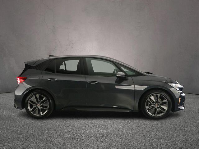Cupra Born Business 190pk Automaat Adaptive cruise control, Achteruitrijcamera, Stuurwiel verwarmd, LED koplampen, Stoelverwarming, App connect, Parkeersensoren