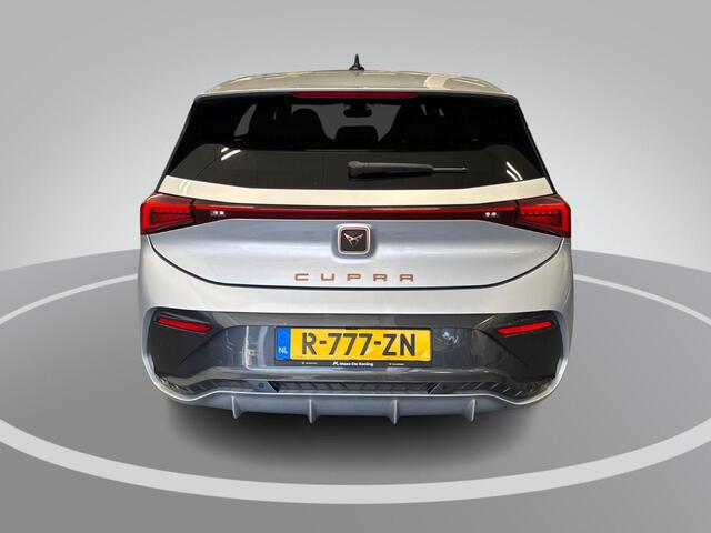 Cupra Born Adrenaline 62 kWh 230pk · 95,6% · Camera · Apple/Android Car Play · Stuur- & Stoelverwarming · ACC · 19"Velgen · Keyless ·