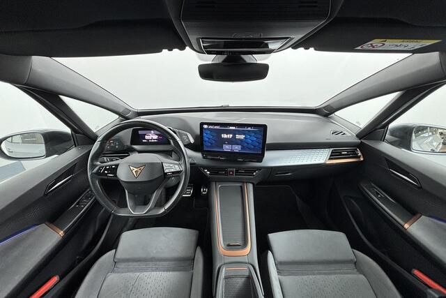 Cupra Born PERFORMANCE ONE 62 KWH (92% SOH) I STOELVERWARMING I ADAPTIVE CRUISE CONTROL I P-CAMERA I APPLE CARPLAY