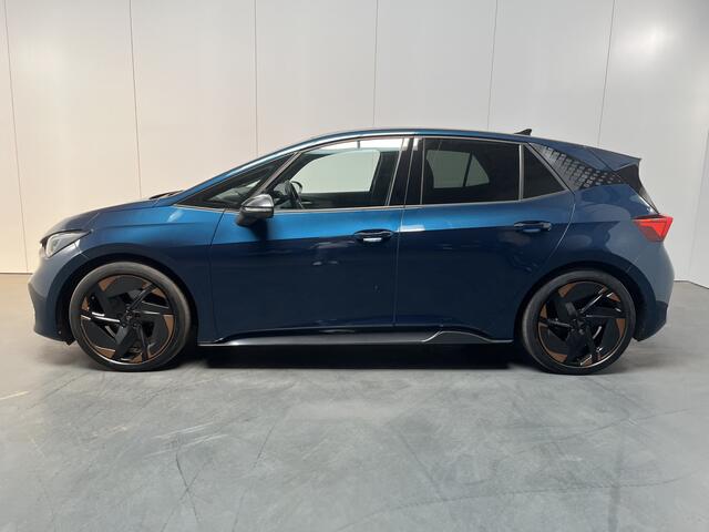 Cupra Born Copper Edition One 62 kWh / SOH 94%/ PANO/ 360 CAMERA/ PARK. SENSOREN/ HEAD-UP DISPLAY/ STOELMASSAGE/ FULL LINK/ LED/ STOEL-STUURVERWARM./ ADAPT. CRUISE/ NAVI/ CLIMA/ DAB