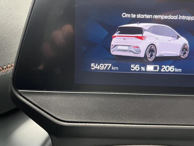 Cupra Born Copper Edition One 62 kWh / SOH 94%/ PANO/ 360 CAMERA/ PARK. SENSOREN/ HEAD-UP DISPLAY/ STOELMASSAGE/ FULL LINK/ LED/ STOEL-STUURVERWARM./ ADAPT. CRUISE/ NAVI/ CLIMA/ DAB