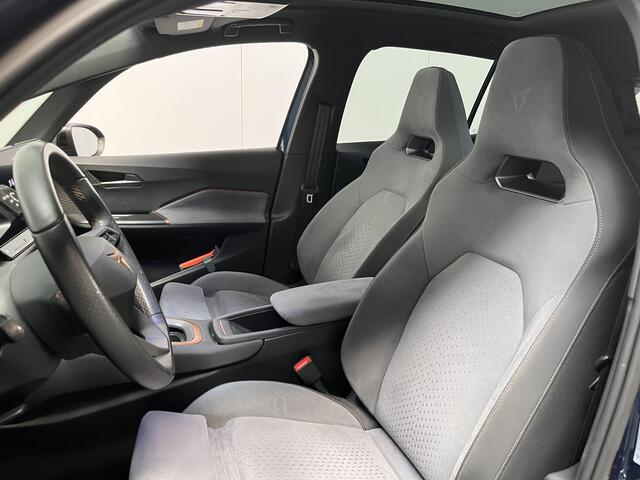 Cupra Born Copper Edition One 62 kWh / SOH 94%/ PANO/ 360 CAMERA/ PARK. SENSOREN/ HEAD-UP DISPLAY/ STOELMASSAGE/ FULL LINK/ LED/ STOEL-STUURVERWARM./ ADAPT. CRUISE/ NAVI/ CLIMA/ DAB