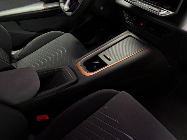 Cupra Born CUPRA Born 546 km Limited 84 kw Adaptive cruise control, Achteruitrijcamera,Head-up
